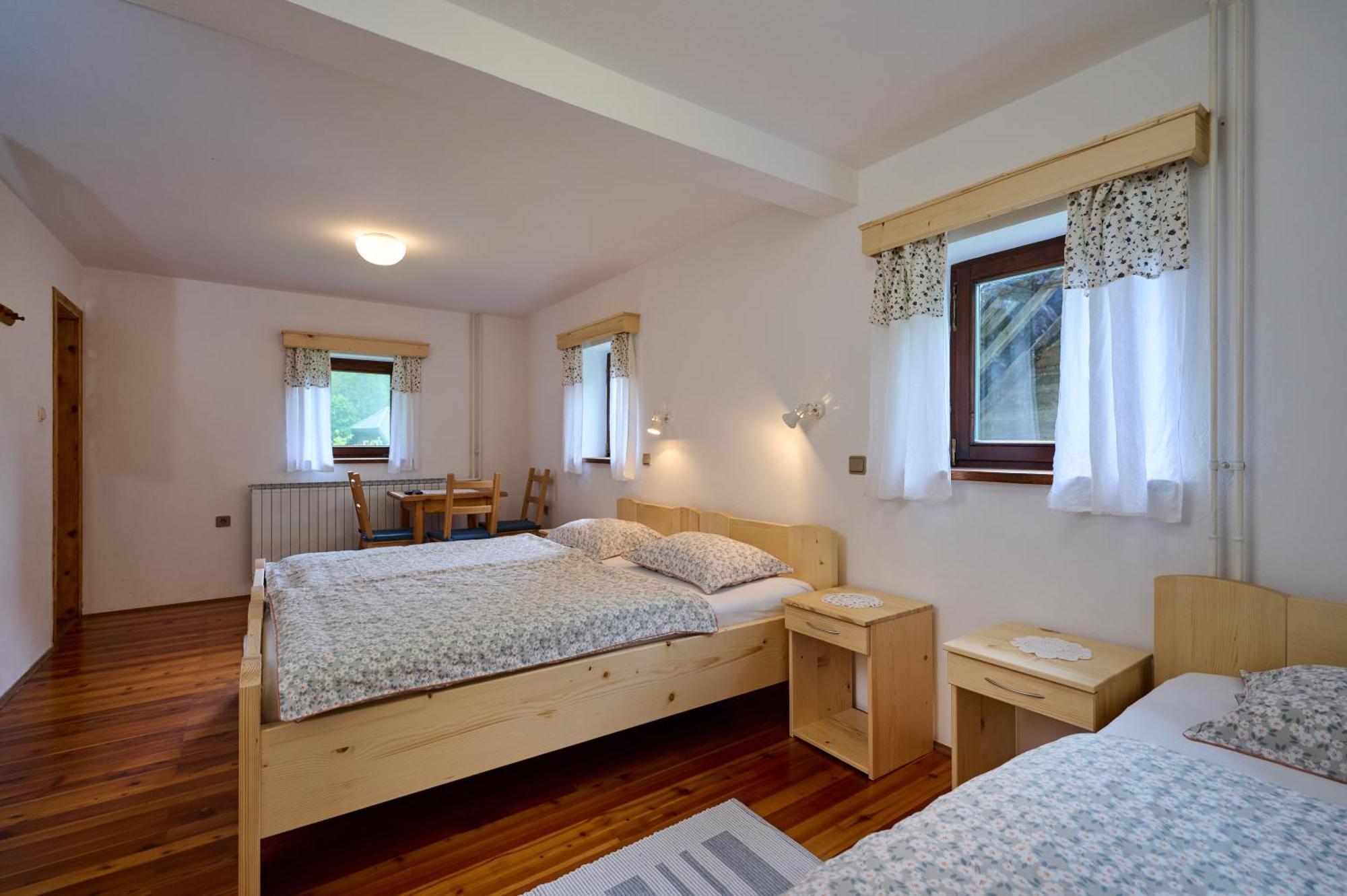 The Farmhouse Bevsek Osep Solcava Luaran gambar